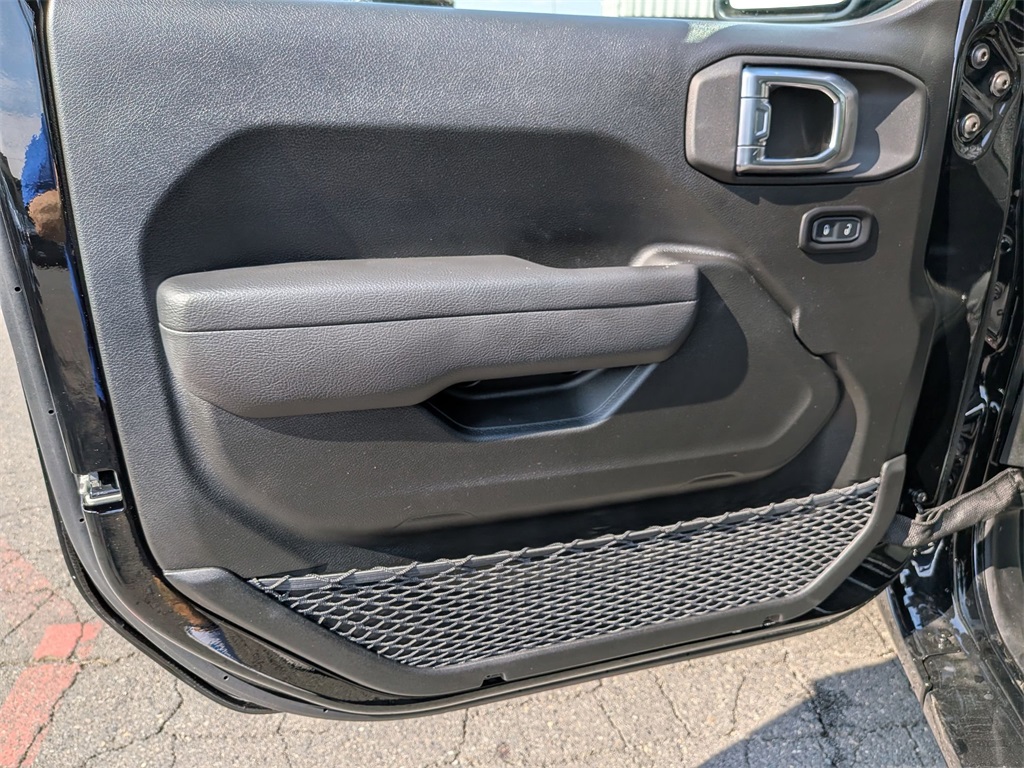 2025 Jeep Wrangler Sport photo 11