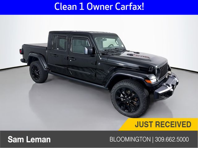 2025 Jeep Gladiator Nighthawk's photo