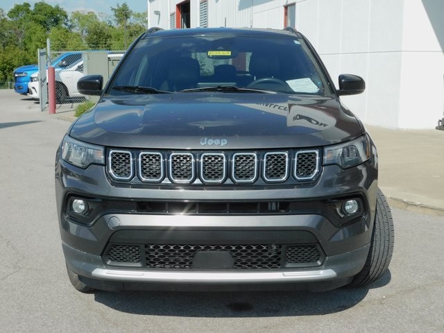 2023 Jeep Compass Limited photo 2
