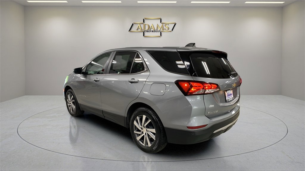 2024 Chevrolet Equinox LT photo 3