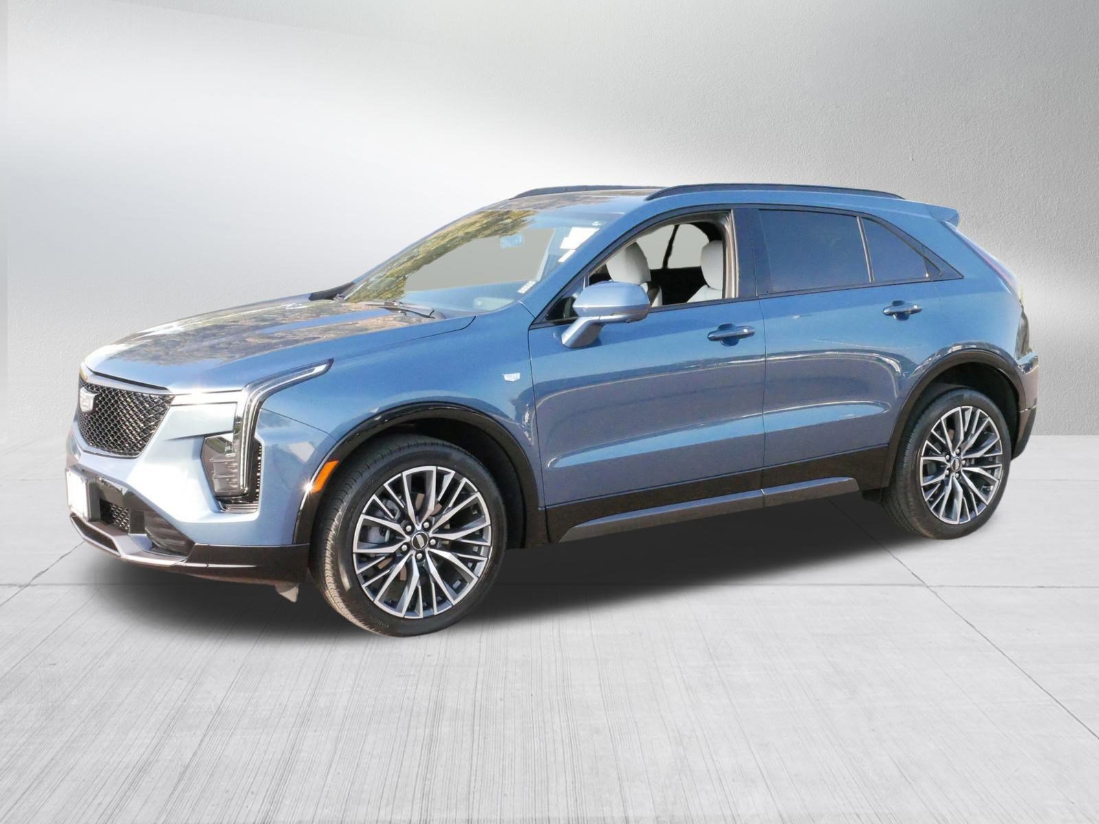 2025 Cadillac XT4 Sport photo 3