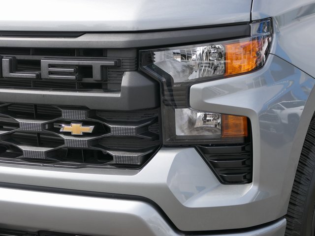 2025 Chevrolet Silverado Custom photo 10