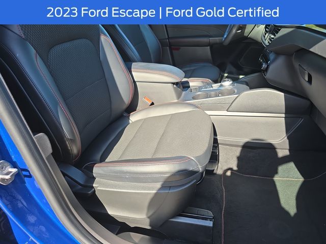 2023 Ford Escape ST-Line photo 31