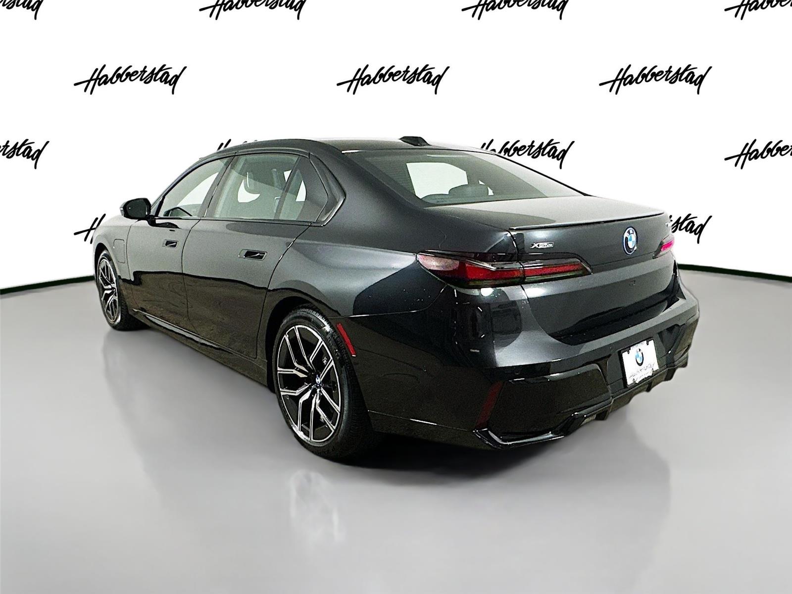 2026 Bmw 750e photo 7