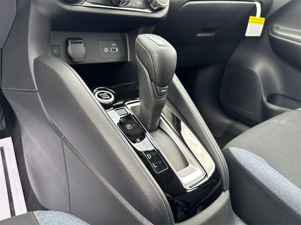 2025 Nissan Versa 1.6 SV photo 19