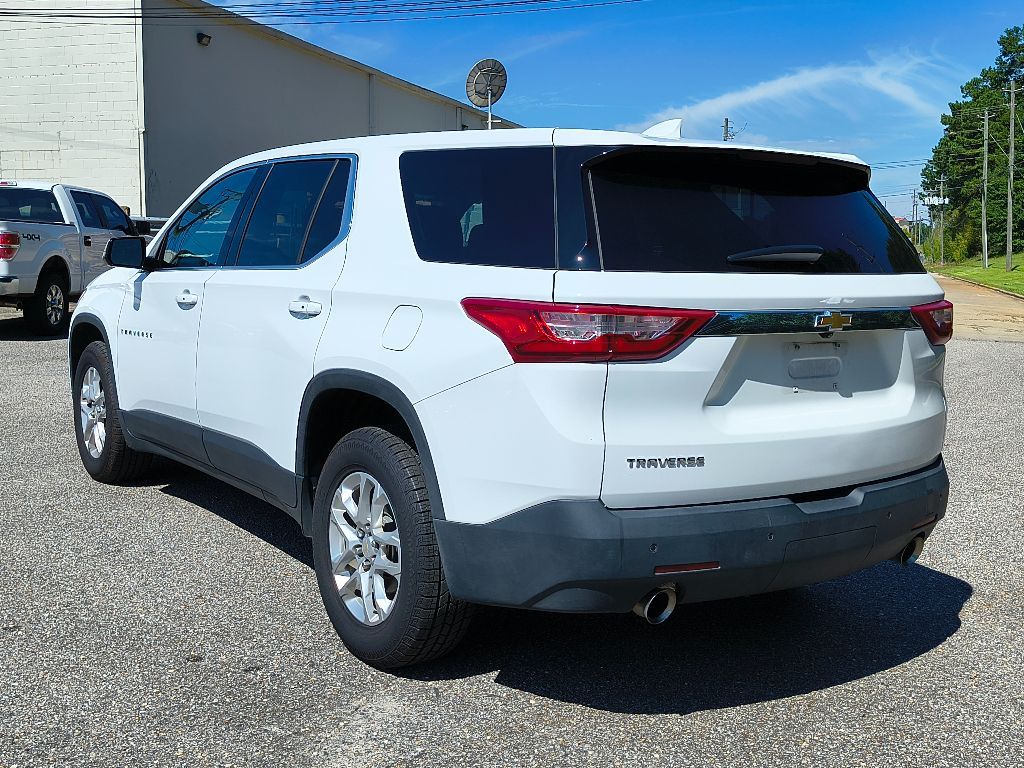 2021 Chevrolet Traverse LS photo 5