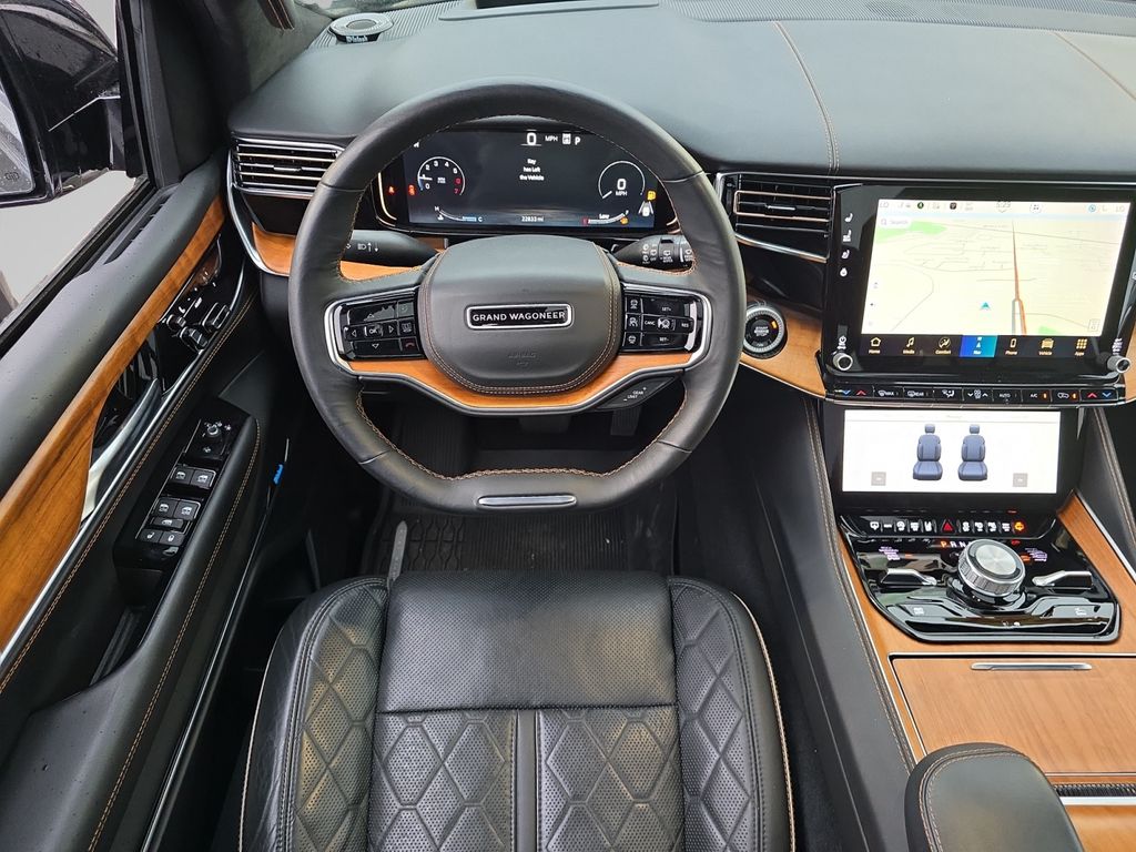 2024 Jeep Wagoneer L Series III photo 3