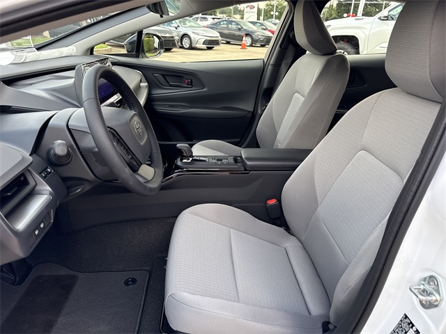 2025 Toyota Prius LE photo 10