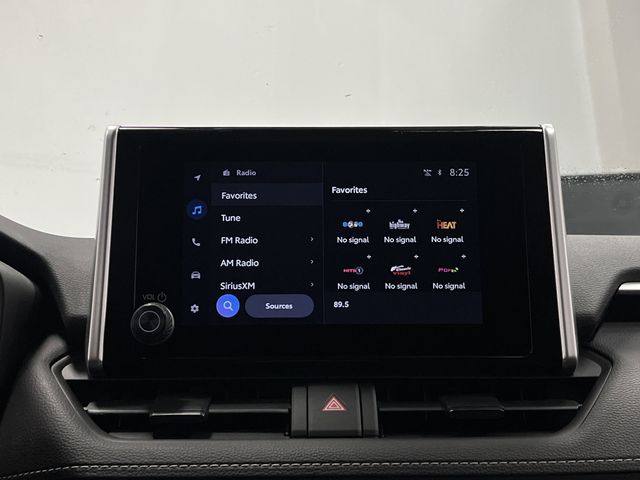 2023 Toyota RAV4 LE photo 4