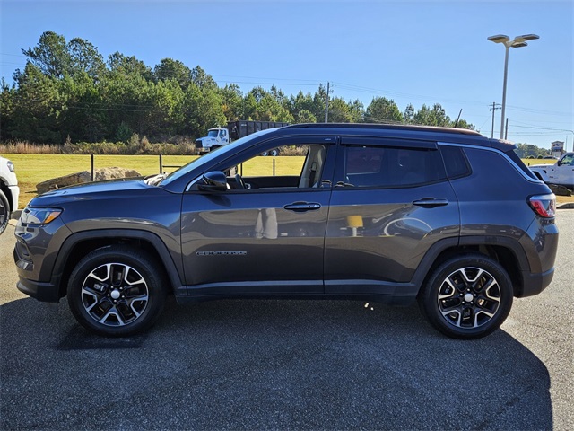 2022 Jeep Compass Latitude photo 4
