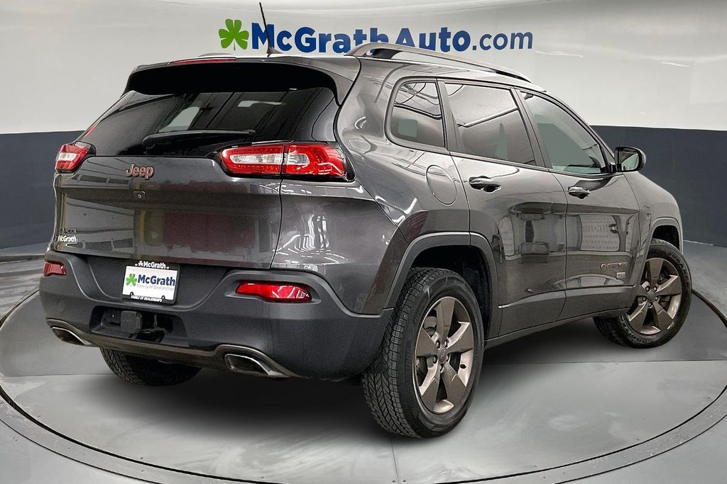 2017 Jeep Cherokee 80th Anniversary Edition photo 3