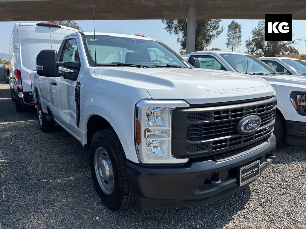 2025 Ford F-250 Super Duty XL's photo