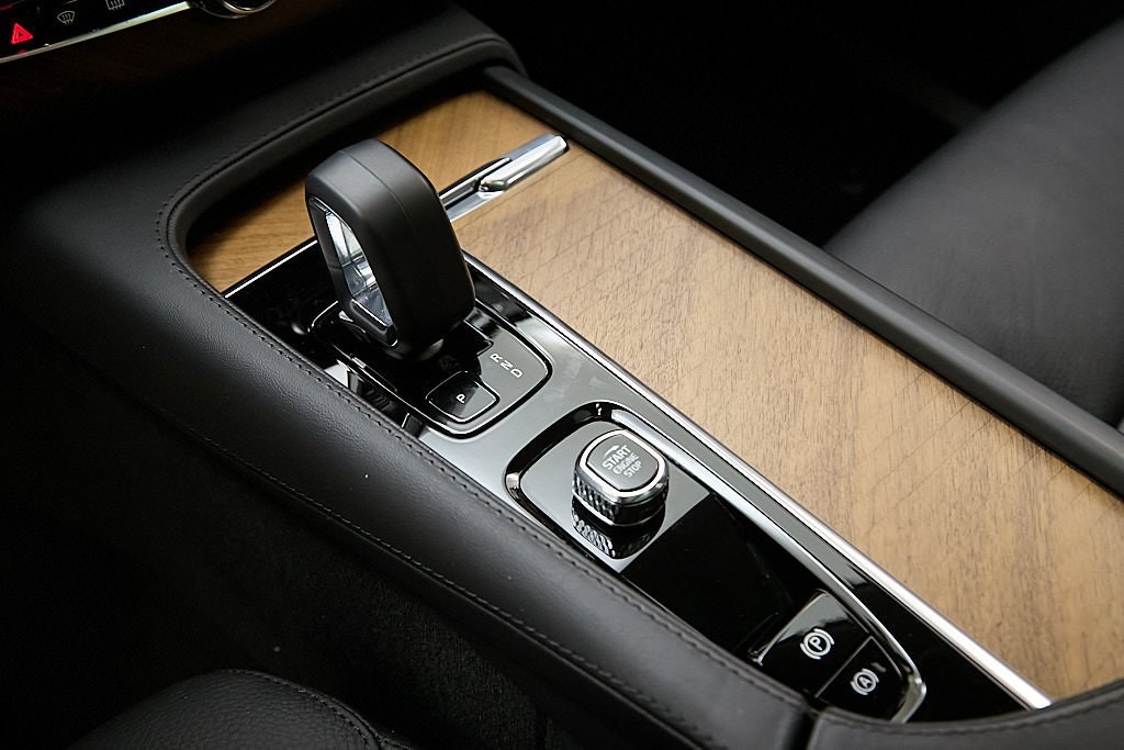 2023 VOLVO XC90 - Image 19