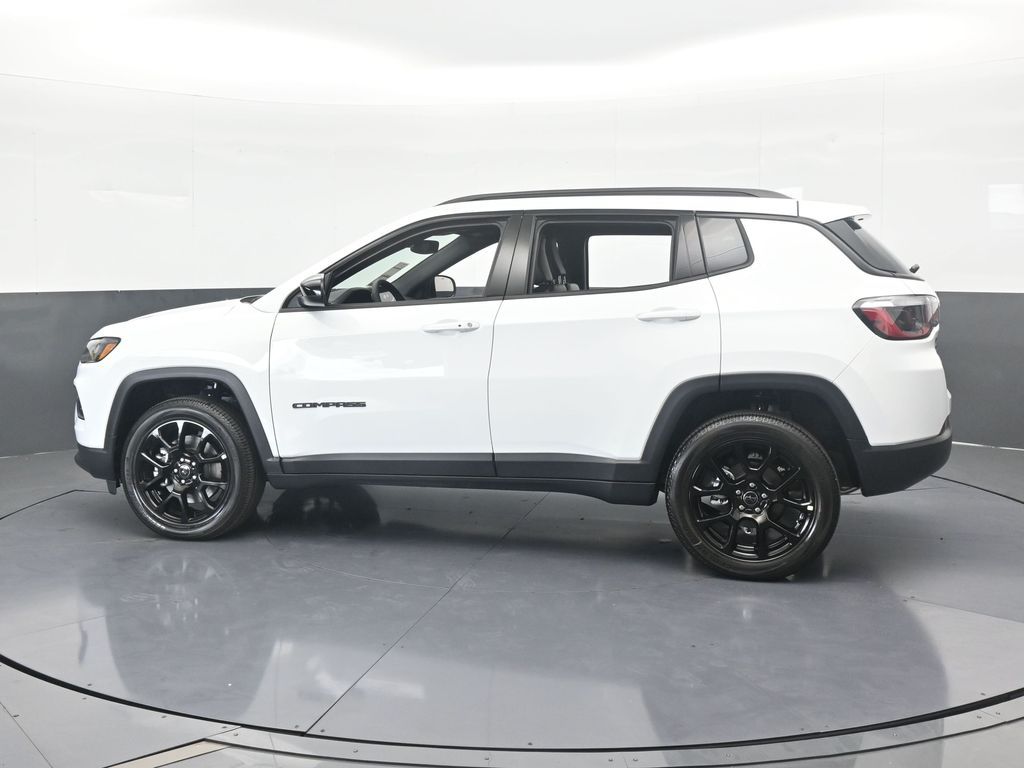 2026 Jeep Compass Latitude Altitude photo 3