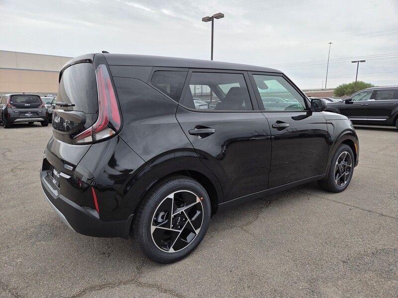 2025 Kia Soul EX photo 2