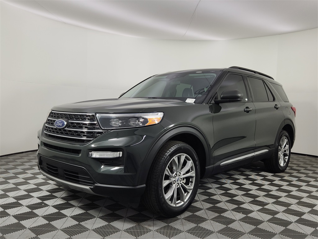 2022 Ford Explorer XLT's photo