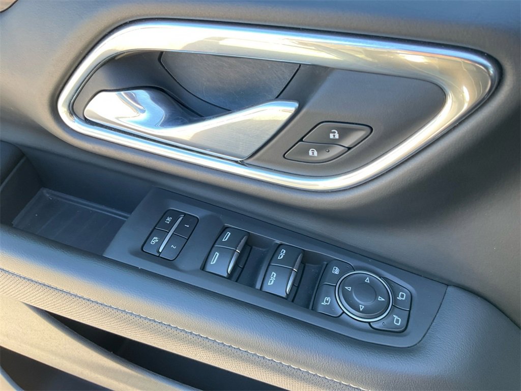 2023 Chevrolet Suburban Premier photo 26