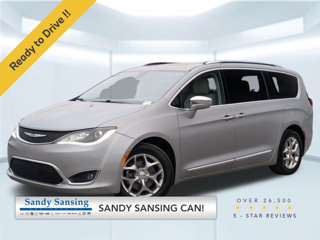 2019 Chrysler Pacifica Limited's photo