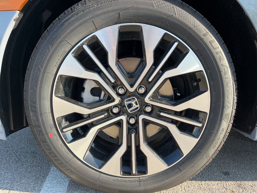 2026 Honda Odyssey Elite photo 5