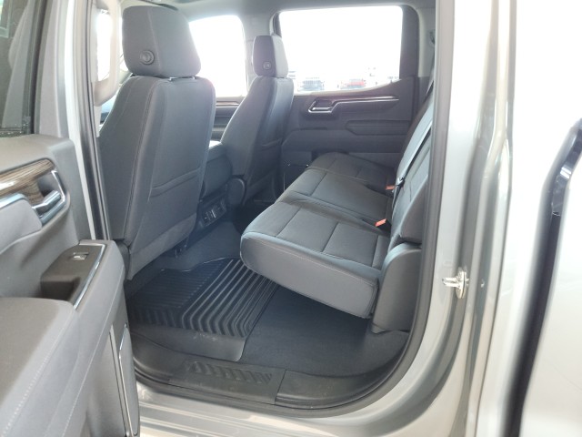 2023 Chevrolet Silverado 1500 LT photo 3