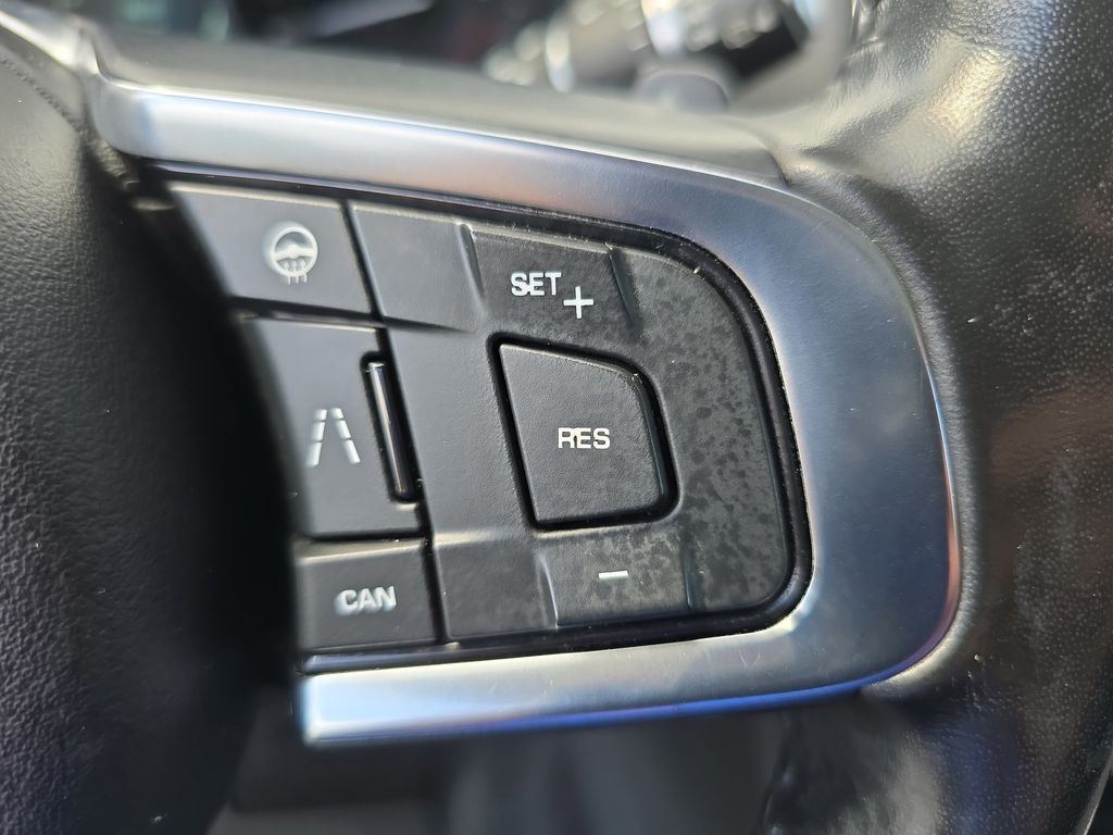 2019 Jaguar F-PACE Prestige photo 17