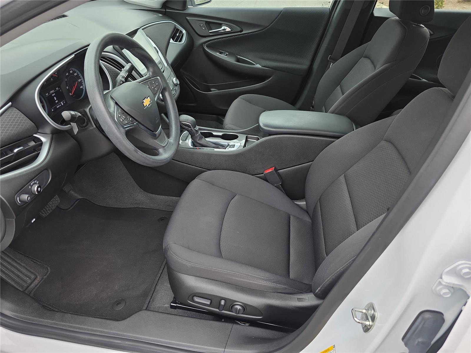 2023 Chevrolet Malibu LS photo 9
