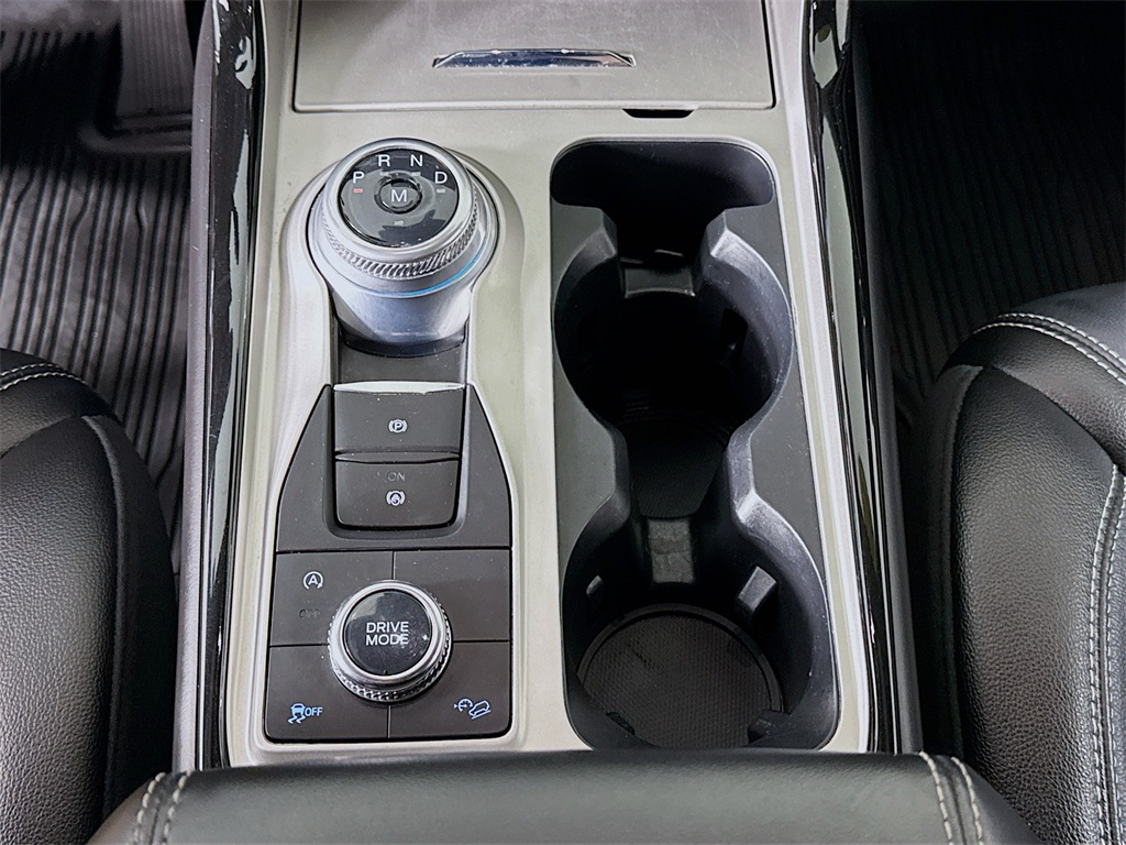 2022 Ford Explorer ST photo 18