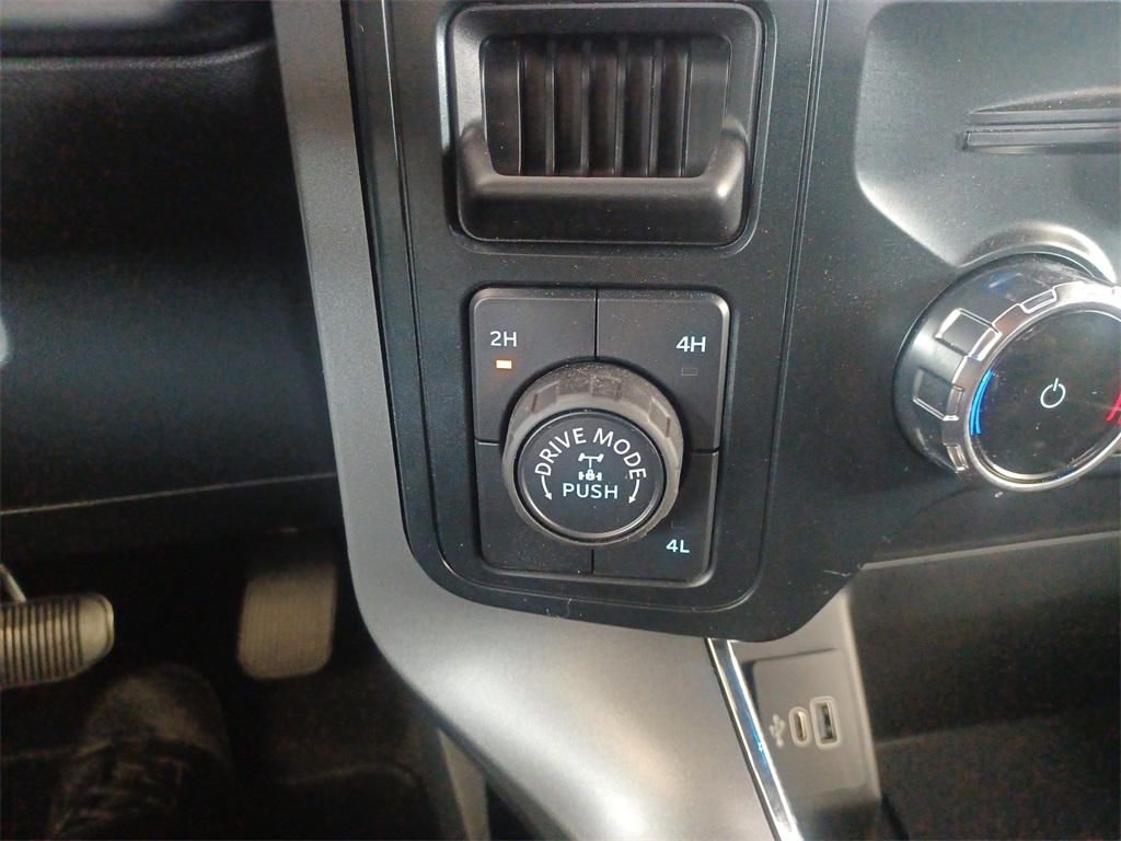 2025 Ford F-150 XLT photo 32