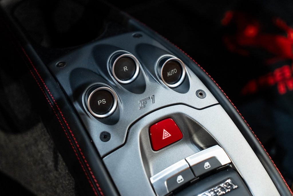 2015 Ferrari 458 Italia Base photo 29