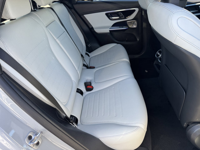 2026 Mercedes Benz GLC 300 4MATIC photo 4