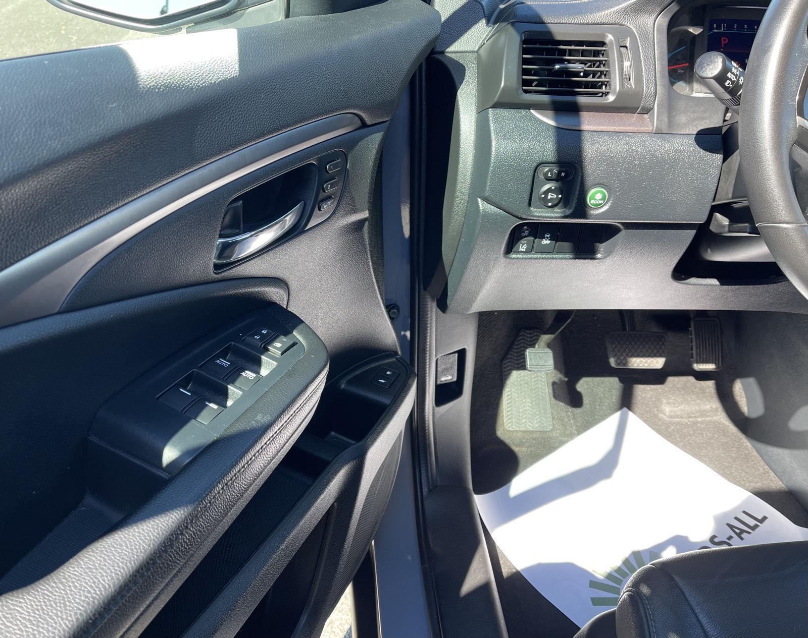 2022 Honda Pilot Special Edition photo 2