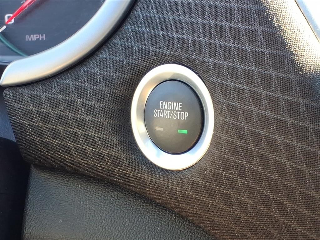 2024 Chevrolet Malibu 1LT photo 2