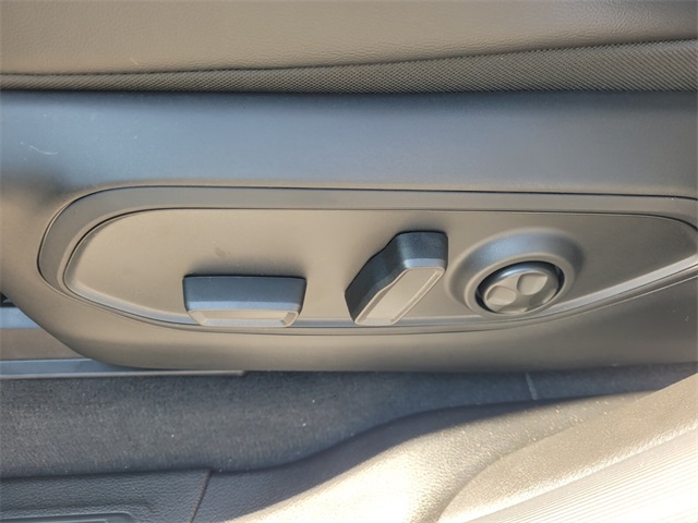 2025 Jeep Grand Cherokee Altitude photo 3