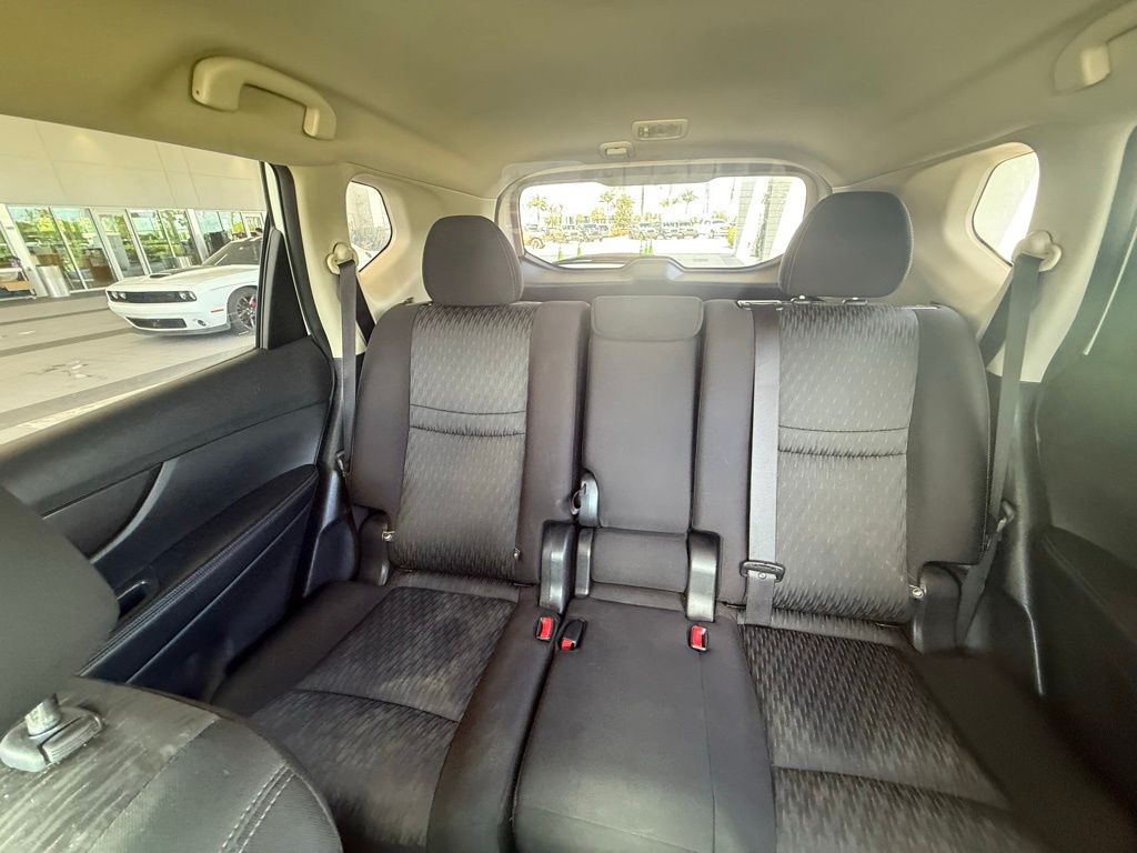2020 Nissan Rogue SV photo 20