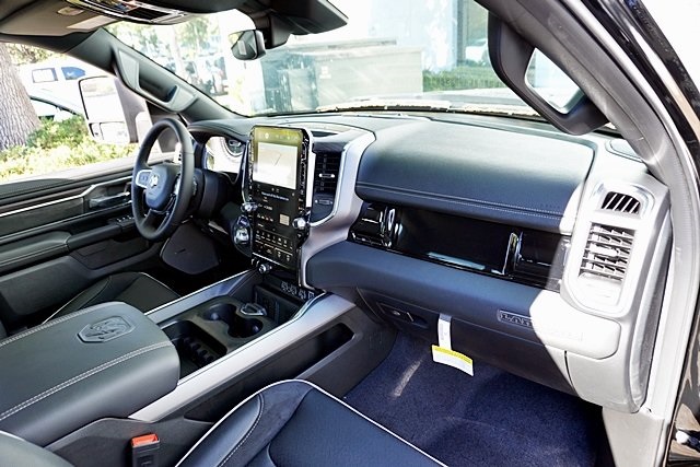 New 2026 Diamond Black Crystal Pearl-Coat Exterior Paint RAM Laramie image 13