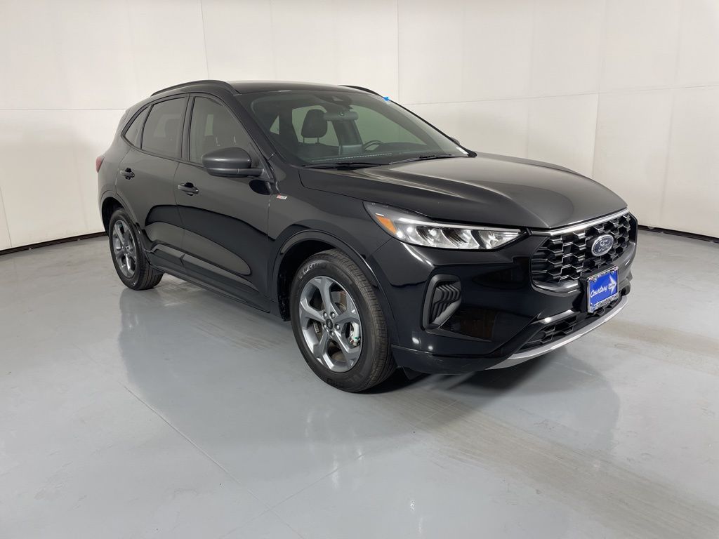 2024 Ford Escape ST-Line photo 2
