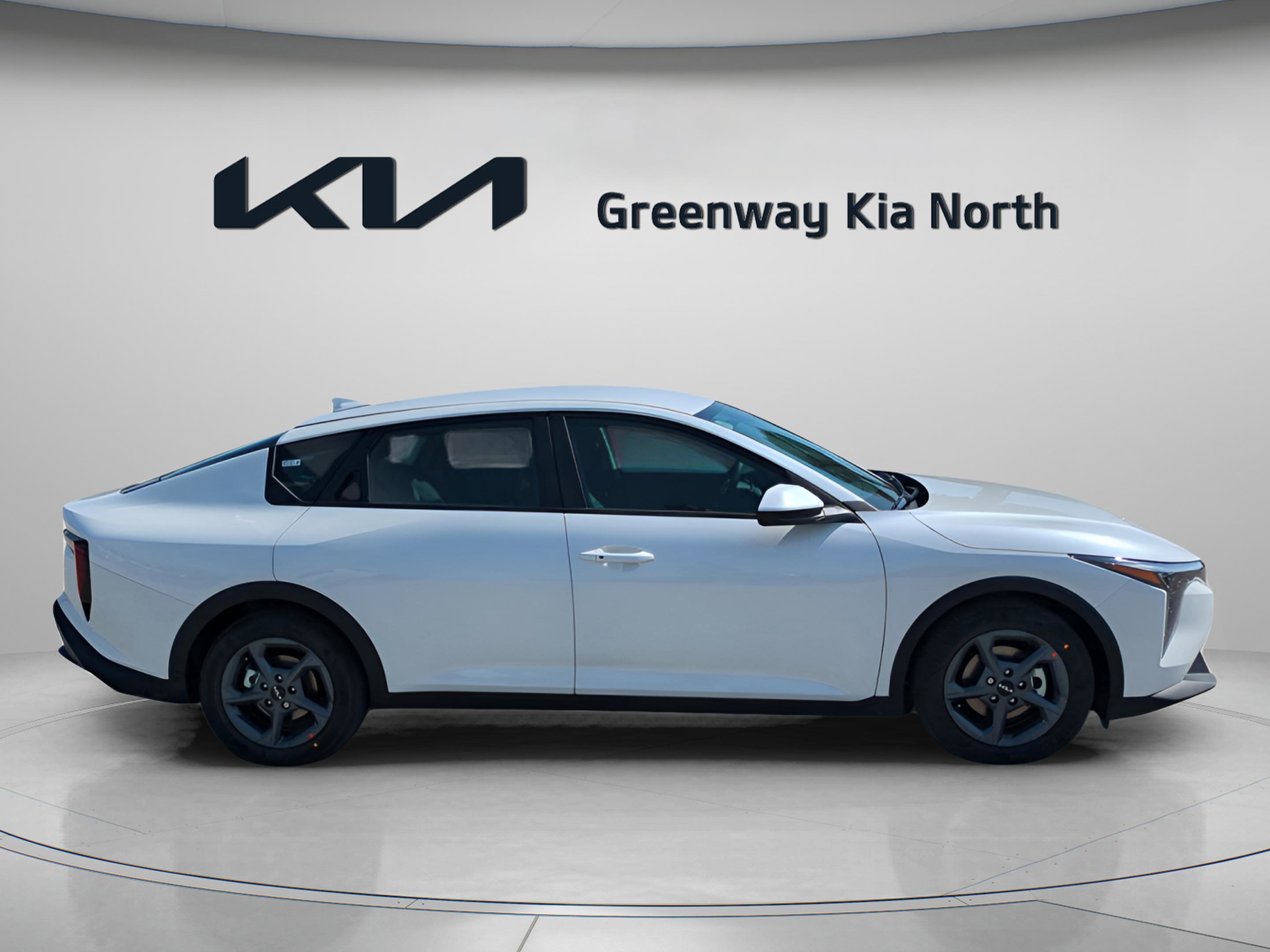 2025 Kia K4 LXS photo 8