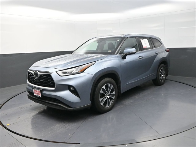 2020 Toyota Highlander XLE photo 3