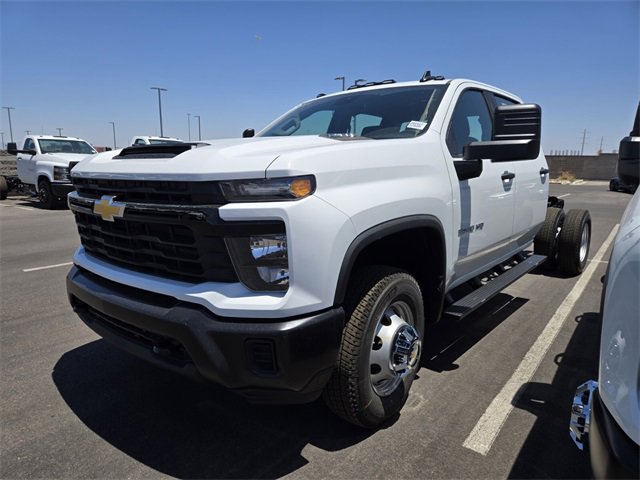 2025 Chevrolet Silverado 3500HD Work Truck photo 2