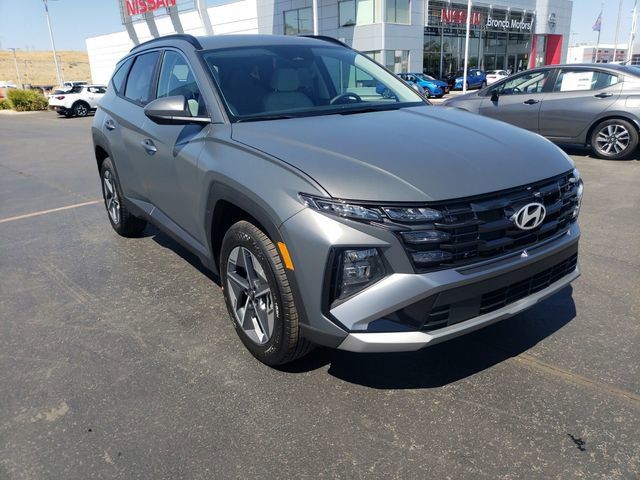 2025 Hyundai Tucson SEL photo 2