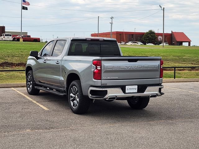 2025 Chevrolet Silverado 1500 LT photo 4