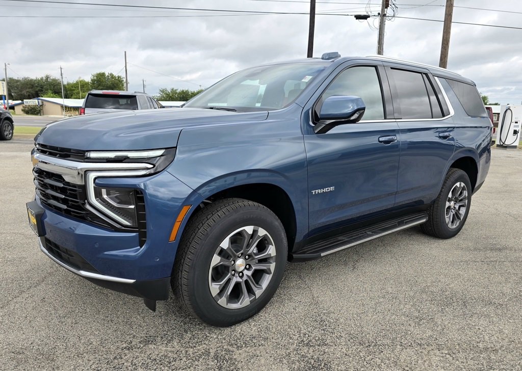 2025 Chevrolet Tahoe LS's photo