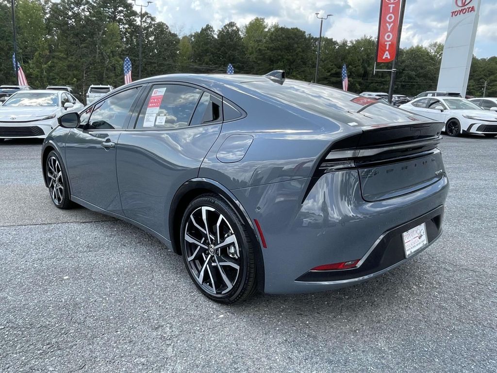 2025 Toyota Prius Plug-in Hybrid XSE Premium photo 4