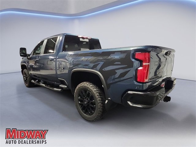 2025 Chevrolet Silverado 2500HD LT photo 3