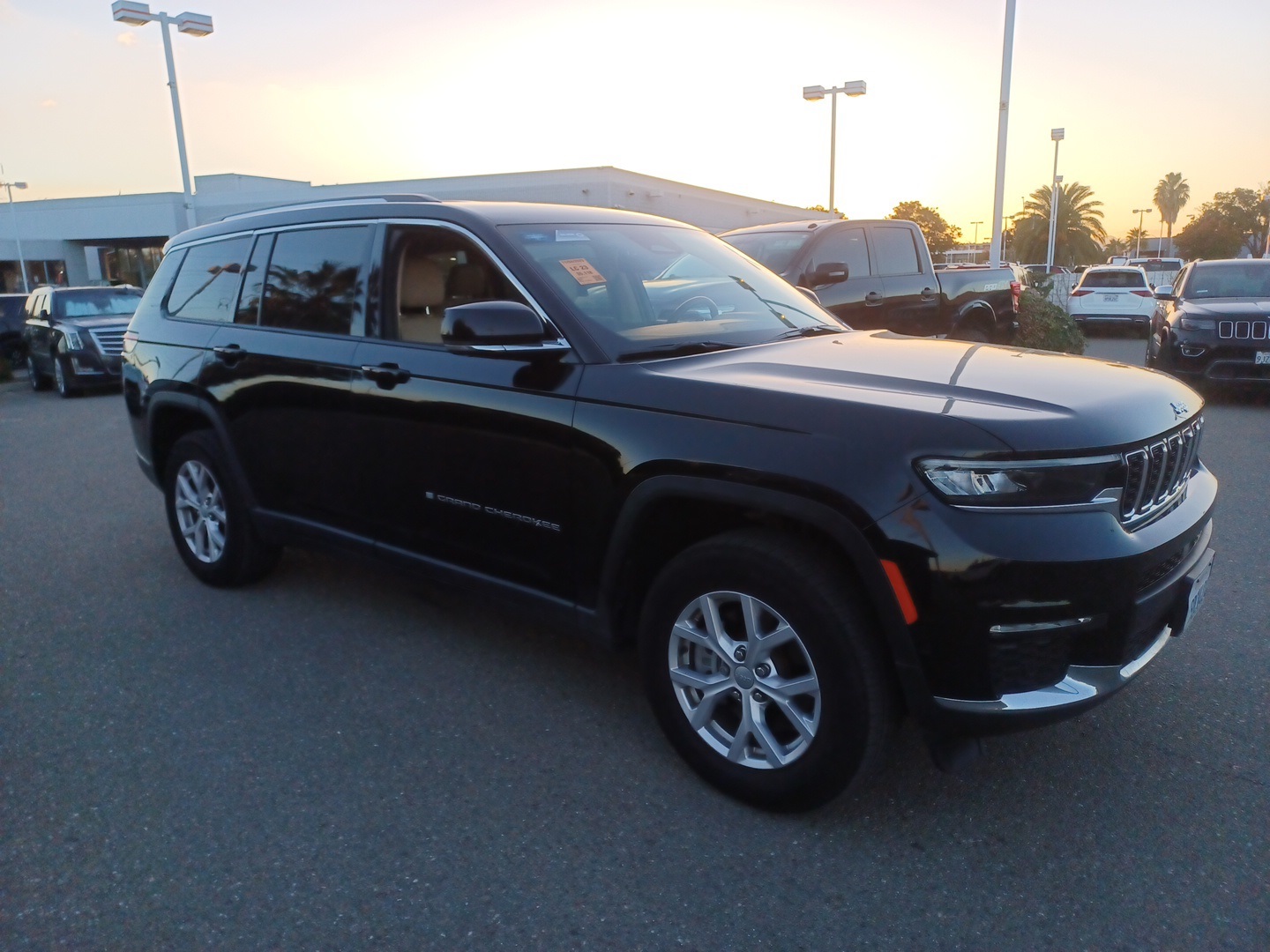 2022 Jeep Grand Cherokee Limited photo 3