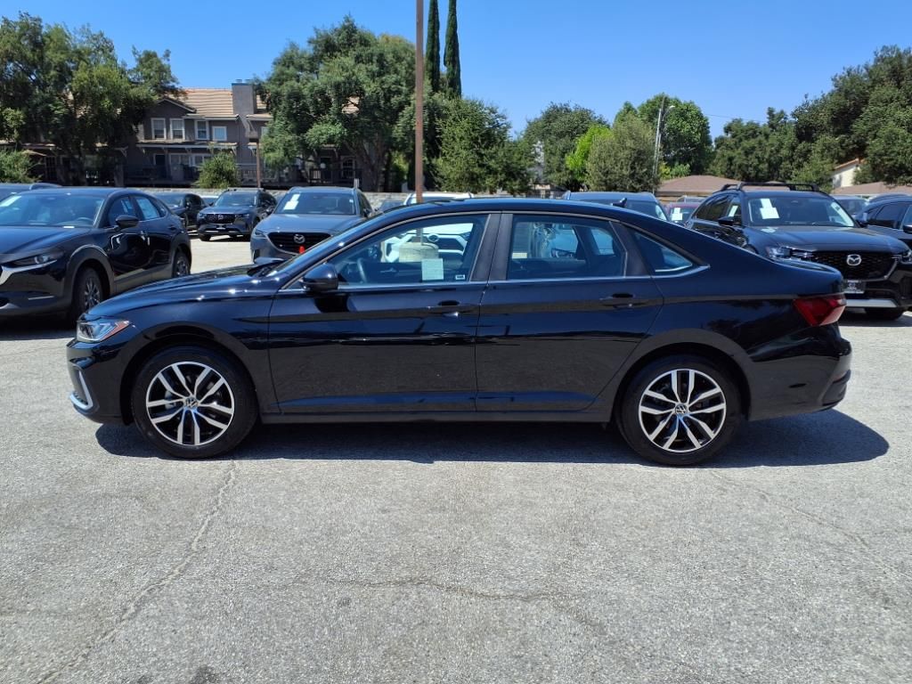 2025 Volkswagen Jetta 1.5T SE photo 3