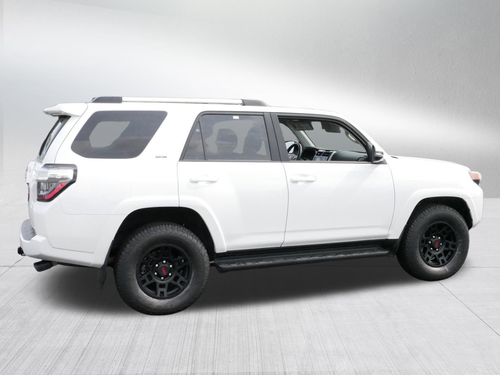 2024 Toyota 4Runner SR5 Premium photo 7
