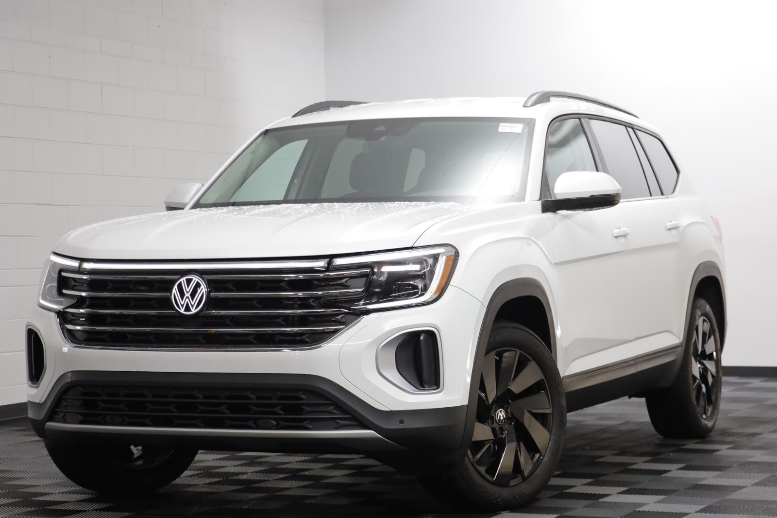 2024 Volkswagen Atlas SE w/Tech