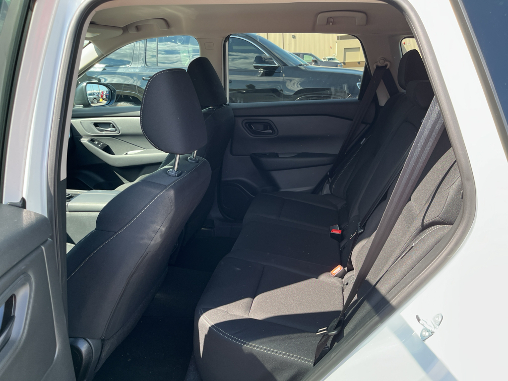 2025 Nissan Rogue S photo 4