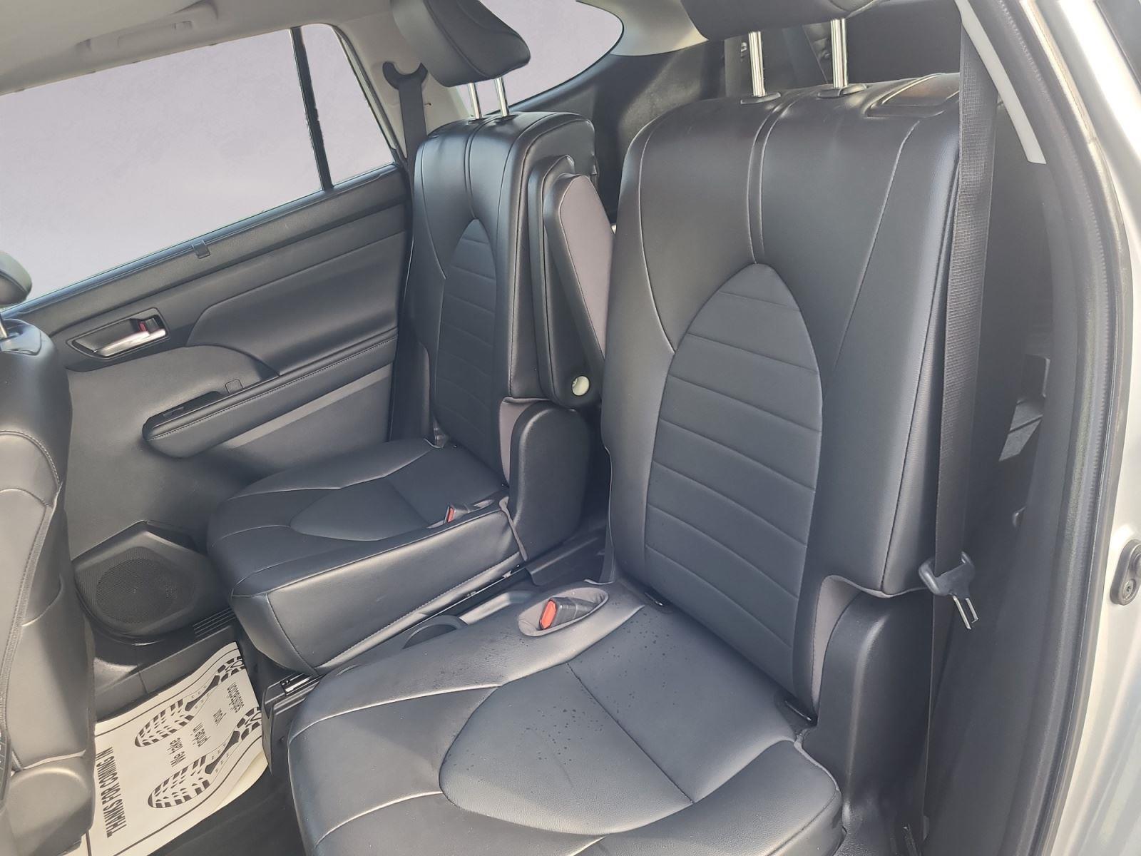 2022 Toyota Highlander XLE photo 13